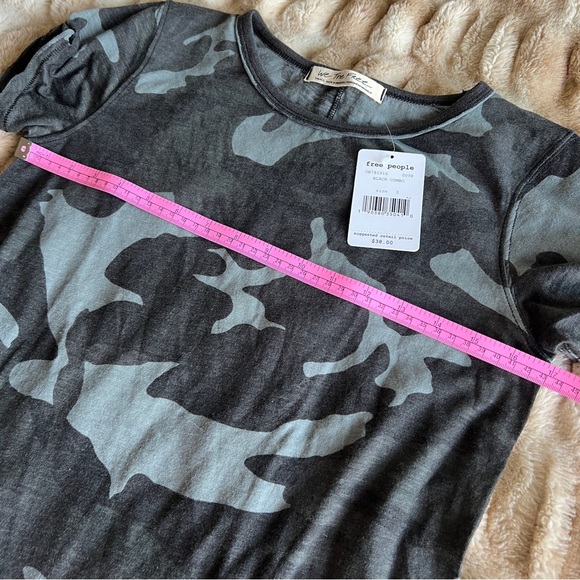 NWT Free People Clare Short Sleeve black and grey camo T shirt - Picture 6 of 8